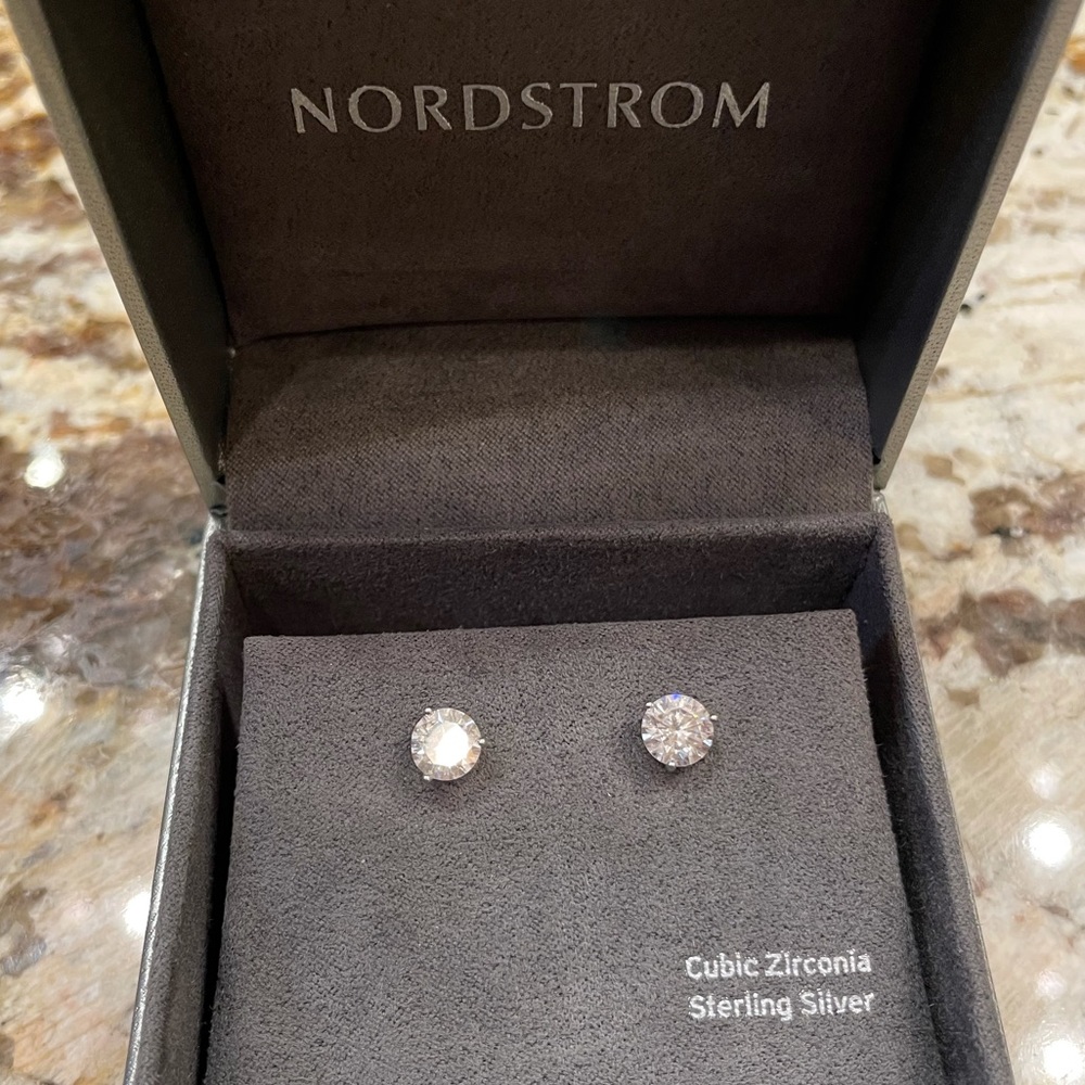 Nordstrom 2ct tw cubic zirconia stud earrings